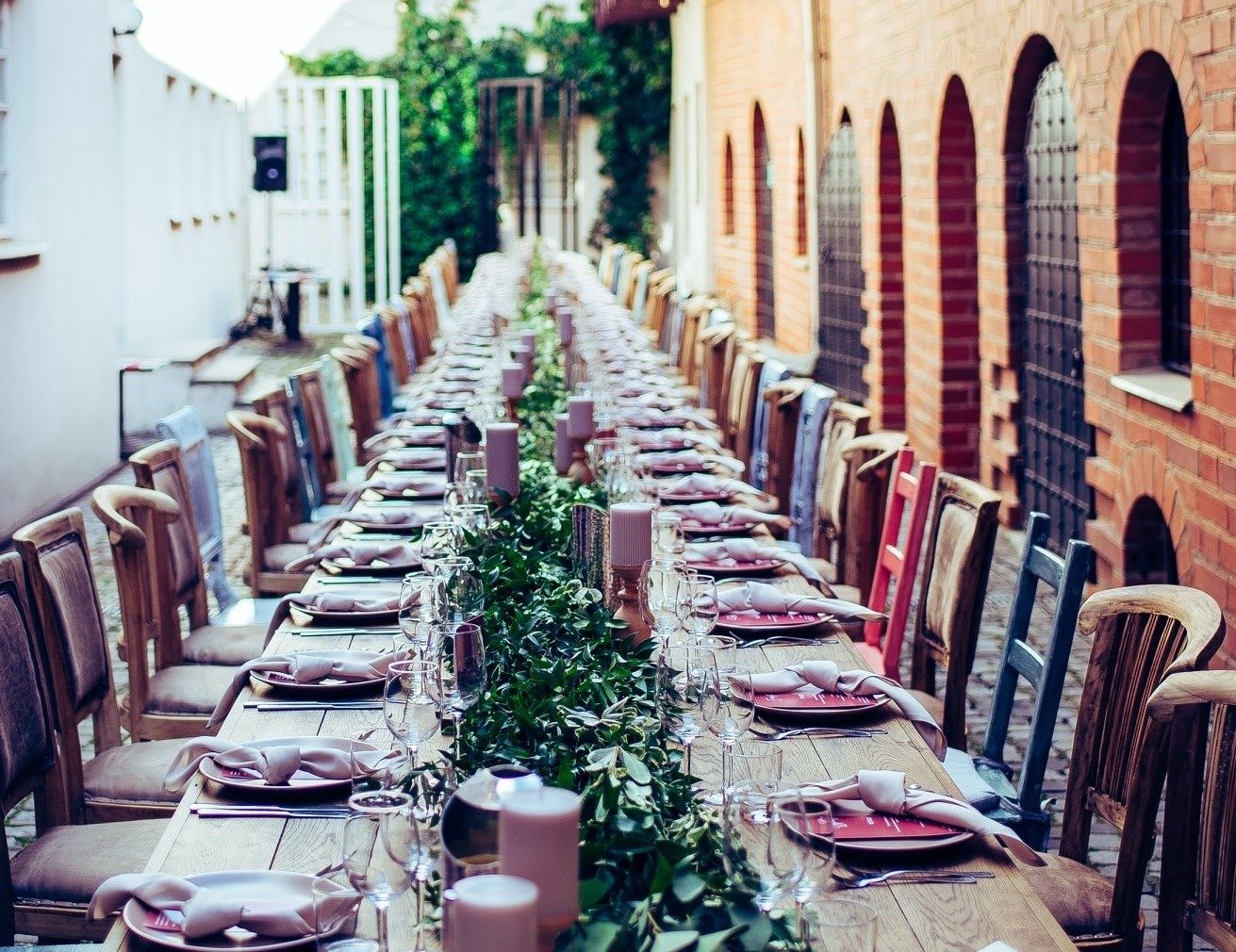 Botanist - Vilnius restaurant with courtyard terrace    