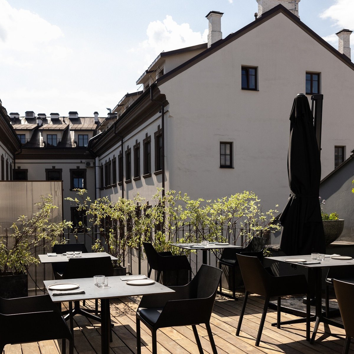 Dziaugsmas - Vilnius restaurant with courtyard terrace