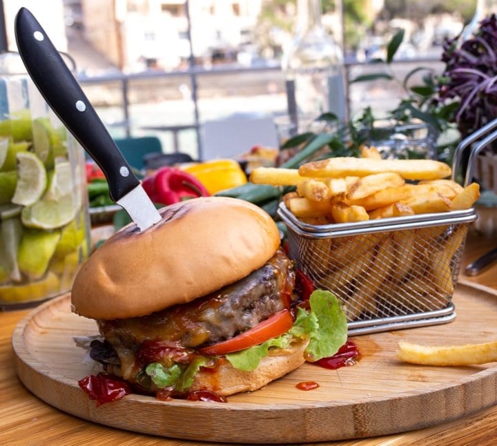 Best Burgers in Malta - Naar RestoBar