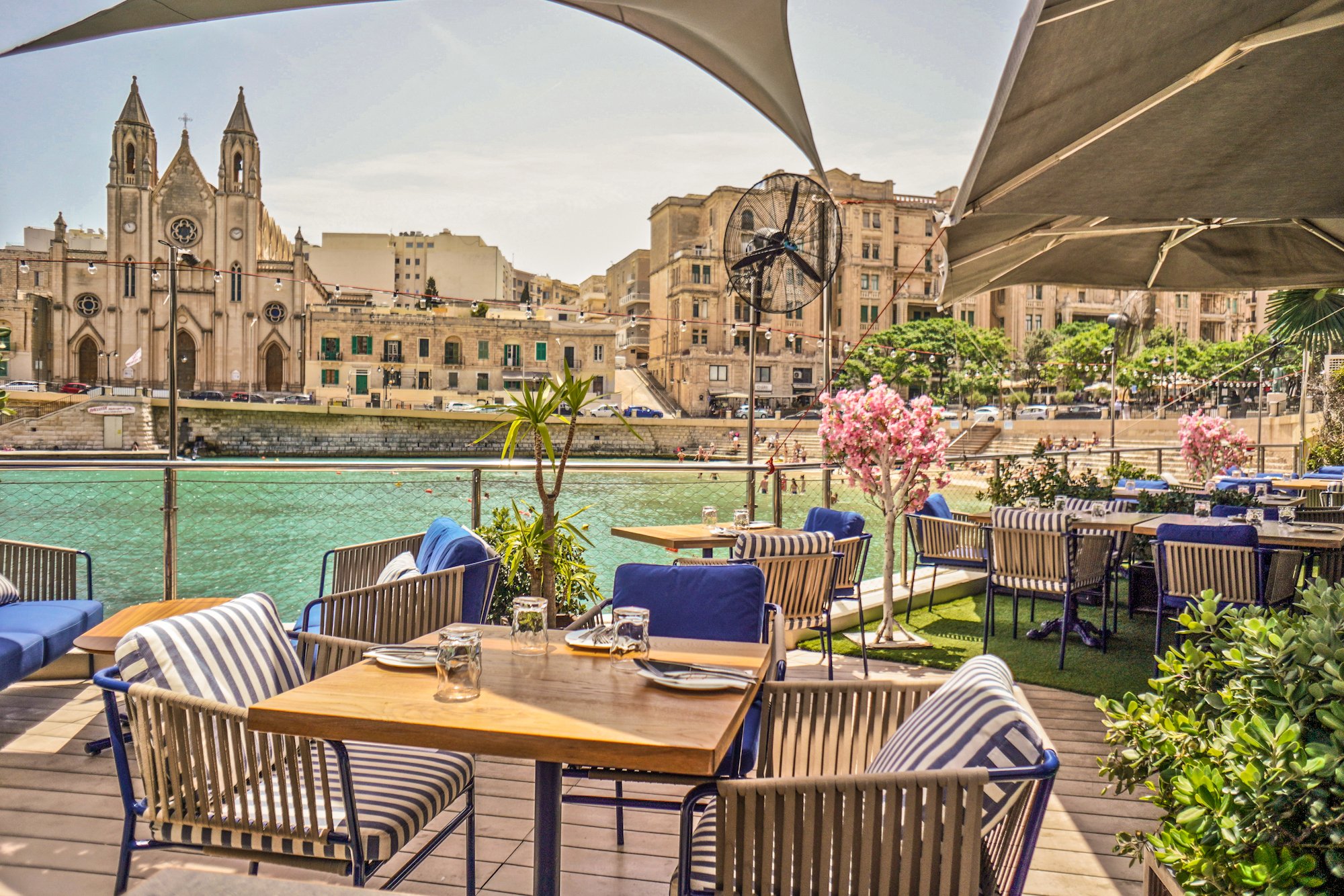 NAAR RestoBar - Malta restaurants with a view