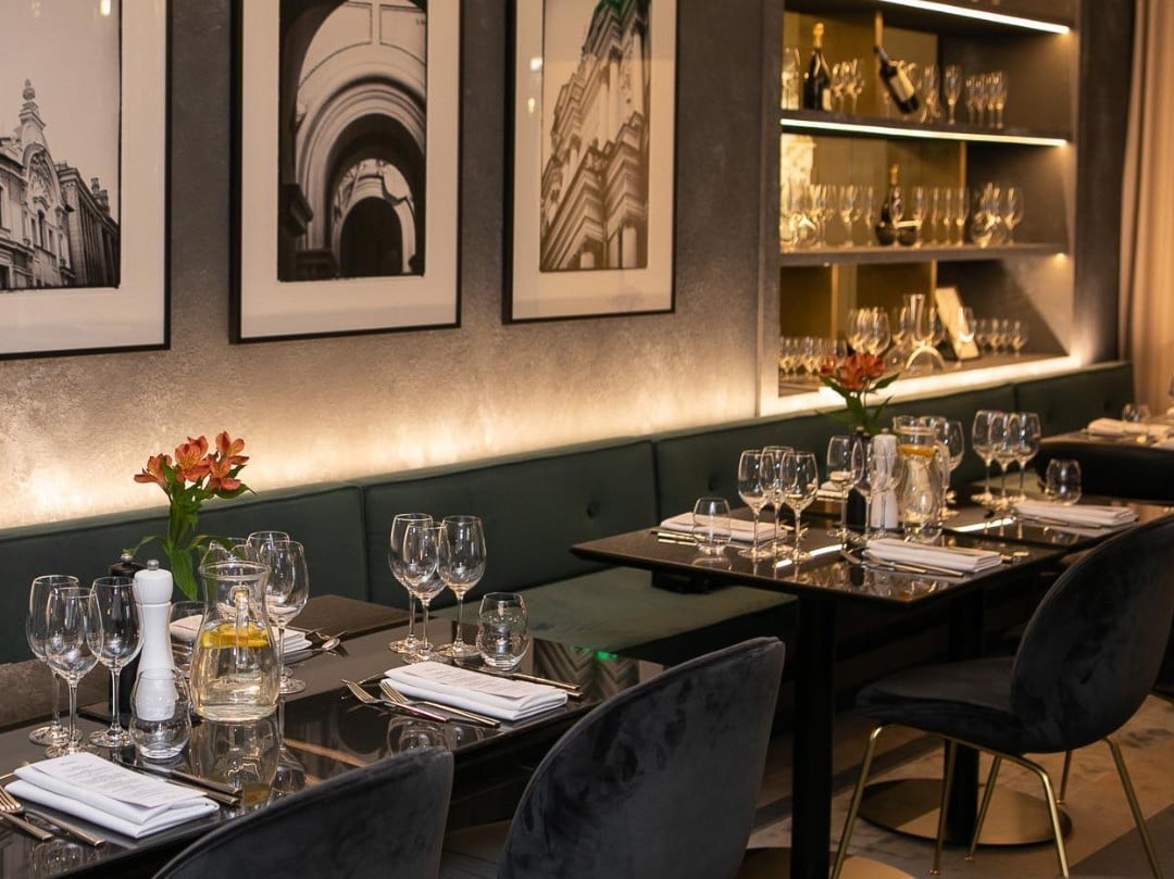 Radisson Collection Astorija Brasserie & Rooftop Lounge - restoranai viesbuciuose