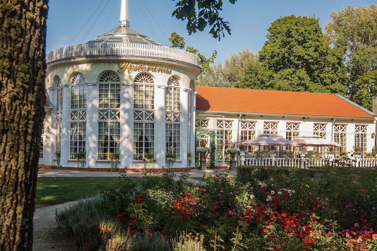 Raudondvario oranzerija - manor restaurant Kaunas   